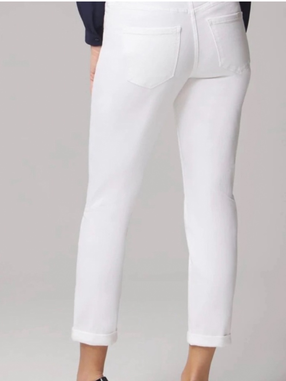 WHBM Mid-Rise Everyday Soft Denim™ Girlfriend Curvy Jeans in White Sz 12 EUC - Picture 4 of 6